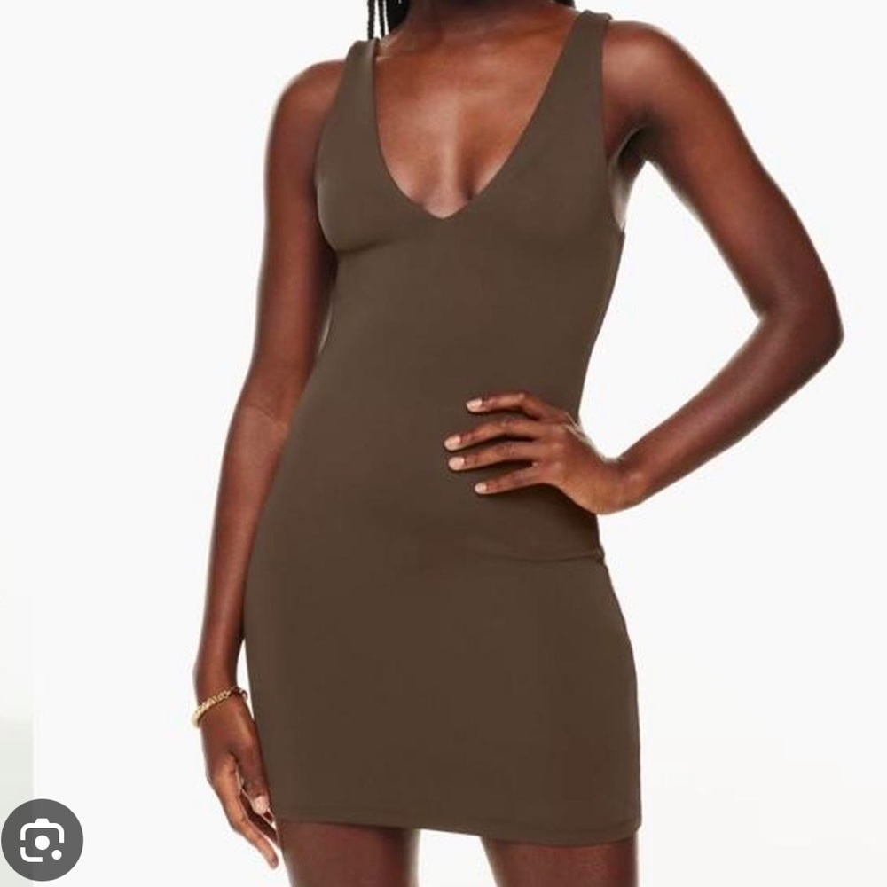 Aritzia Babaton Contour V-Neck Mini Dress